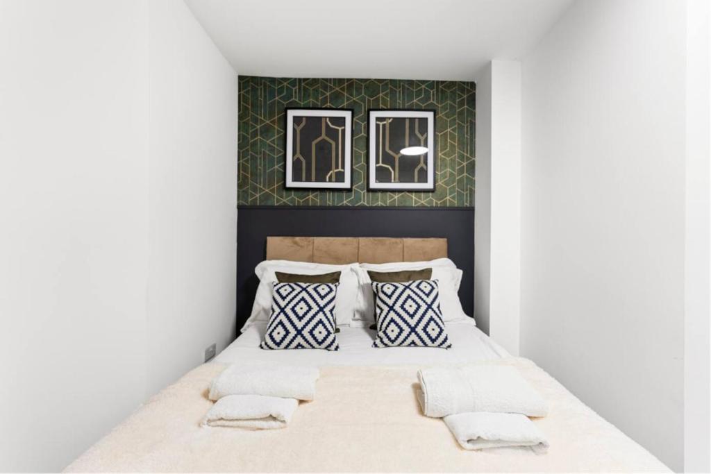 Modern Spacious Three Bedrooms With Private Garden 카디프 외부 사진